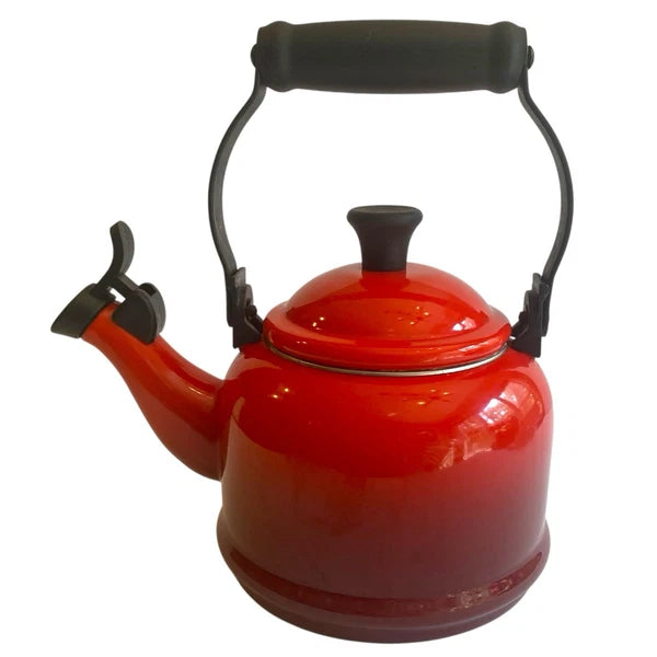 Le Creuset 1.25 Qt / 1.1 L Whistling Kettle Teapot Red Ombre Flame Enamel Cerise