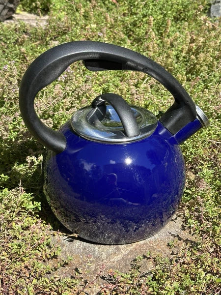CHANTEL Cobalt Enameled  Whistling Tea Kettle 2qt Stay Cool BLK Phenolic Handle