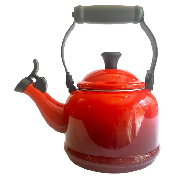 Le Creuset 1.25 Qt / 1.1 L Whistling Kettle Teapot Red Ombre Flame Enamel Cerise