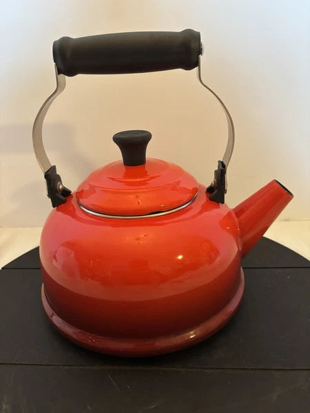 Le Creuset Tea Kettle 1.7 Quart Flame Red Ombre Lg Enamel Teapot R23