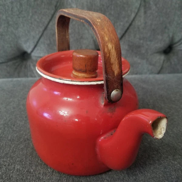 RED Enamelware Graniteware Coffee Tea Pot Vintage Bamboo Knob & Handle 4 DISPLAY