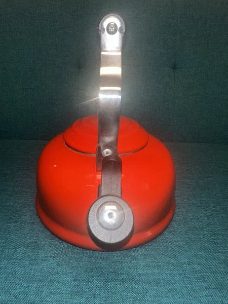 LE CREUSET Classic Whistling Tea Kettle Teapot Red Enamel On Steel 1.7qt NICE!