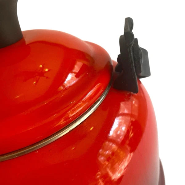 Le Creuset 1.25 Qt / 1.1 L Whistling Kettle Teapot Red Ombre Flame Enamel Cerise