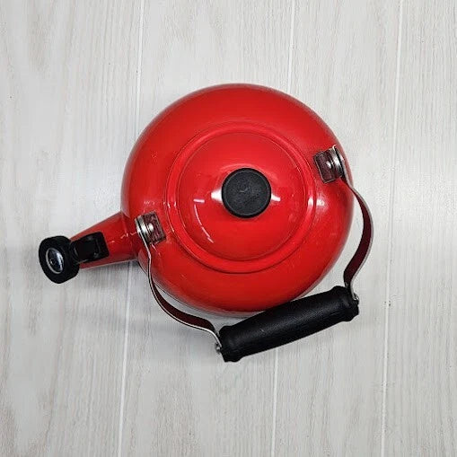 Le Creuset Whistling Tea Kettle Teapot Red Gradient Ombre 1.7 Qt 1.6L READ