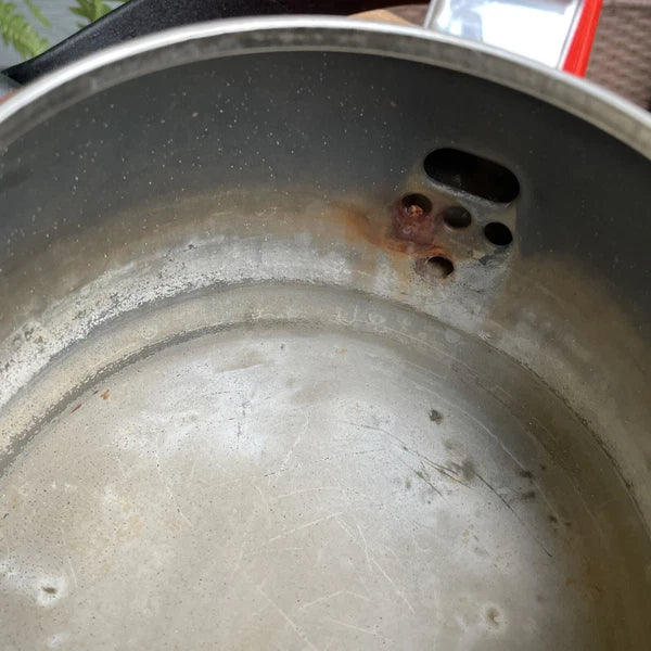 Le Creuset Red Ombré Tea Kettle Pot Whistling 1.25 Quarts Enamel *READ