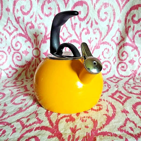 Chantal Anniversary Enamel on Steel Whistling Tea Kettle 2 quart Yellow