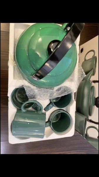 2QT Porcelain Enameled On Steel With 4 Cups New Set