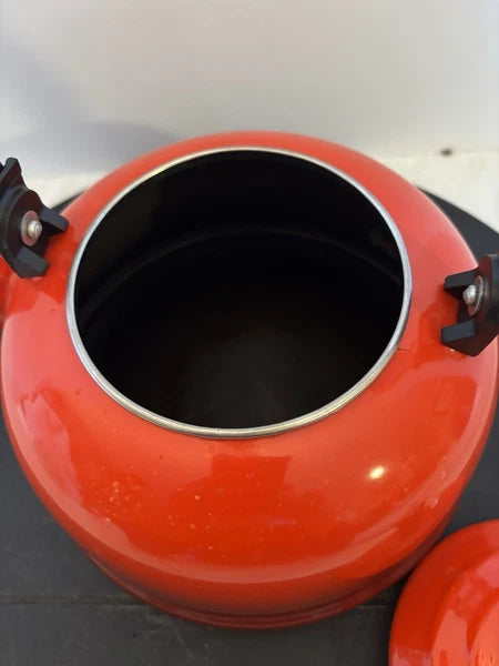 Le Creuset Tea Kettle 1.7 Quart Flame Red Ombre Lg Enamel Teapot R23